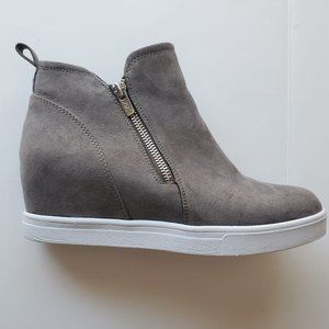 Anne Klein Sport Ankle Boot Size 7.5 Gray